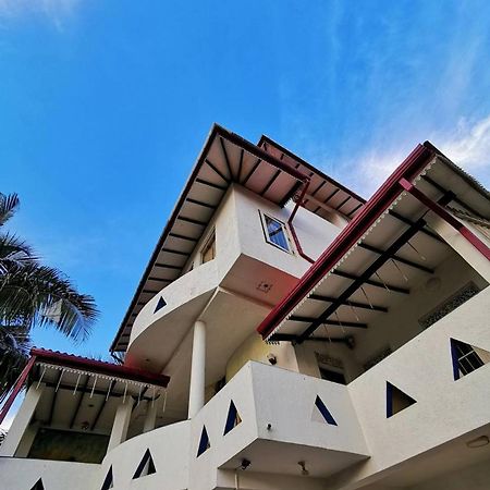 The Finz Hotel Hikkaduwa Exterior photo