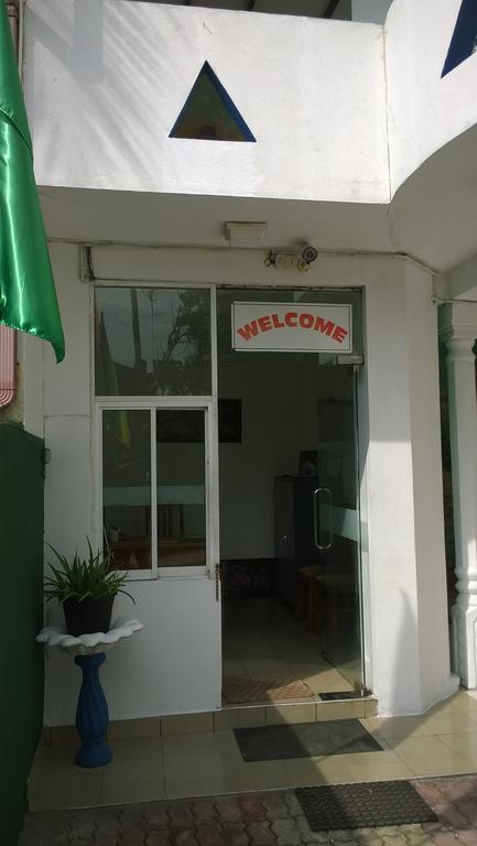 The Finz Hotel Hikkaduwa Exterior photo