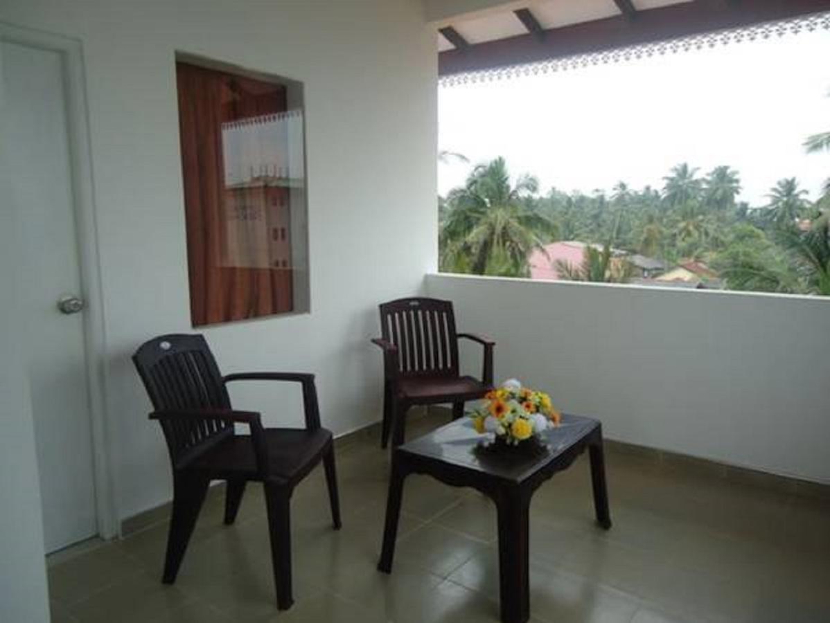 The Finz Hotel Hikkaduwa Exterior photo
