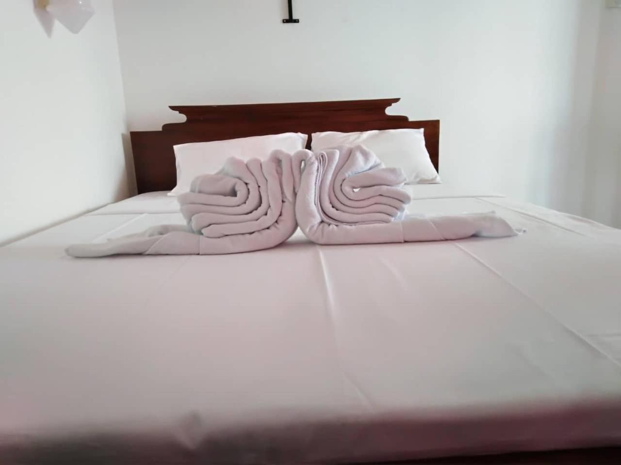 The Finz Hotel Hikkaduwa Exterior photo