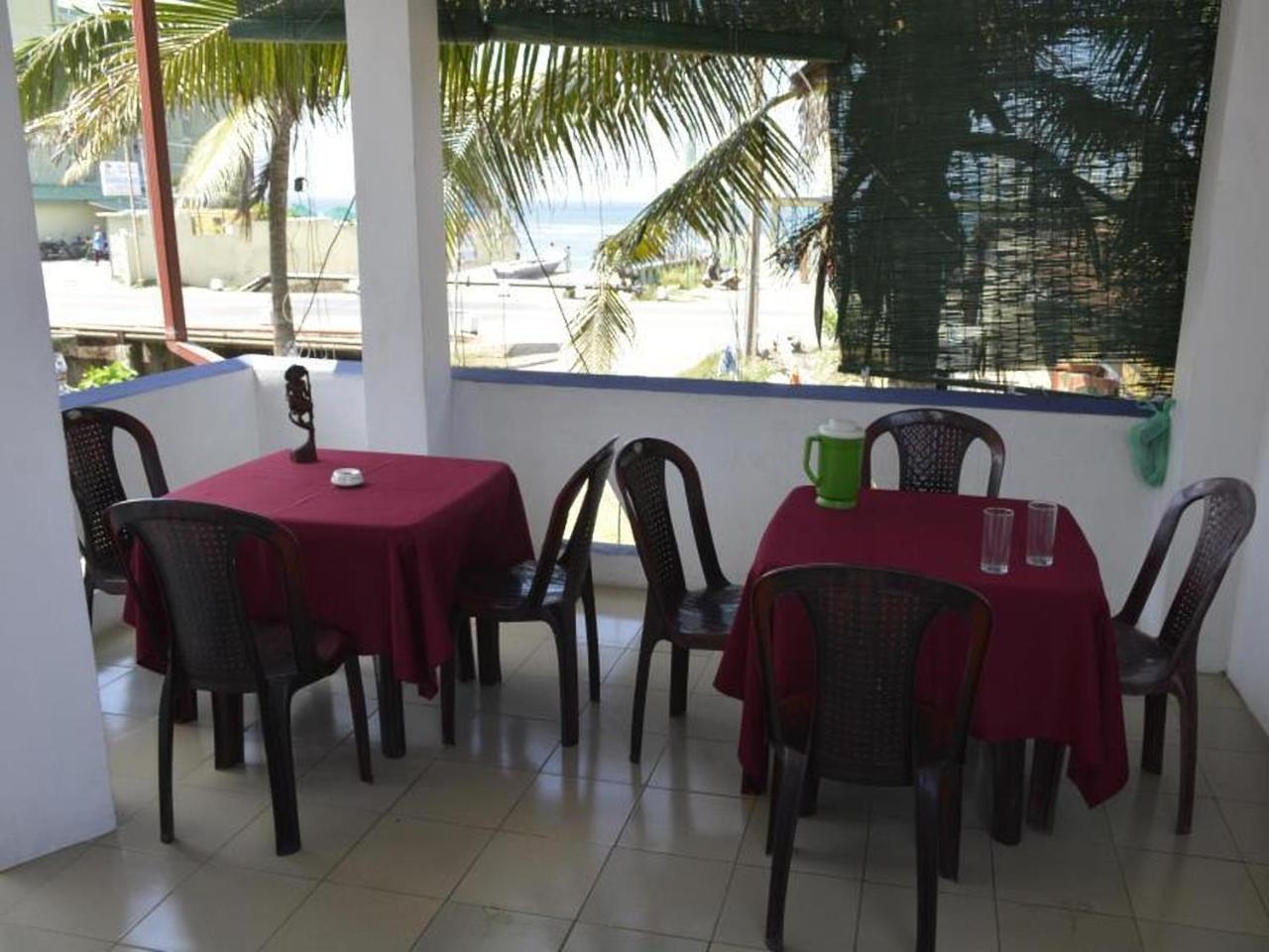 The Finz Hotel Hikkaduwa Exterior photo